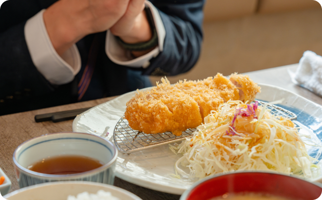 とんかつを食べる前の画像